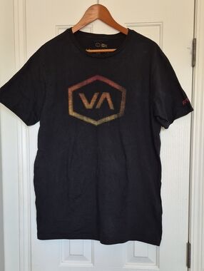 RVCA Black Short‑Sleeve Tee with Gradient Hex VA Logo